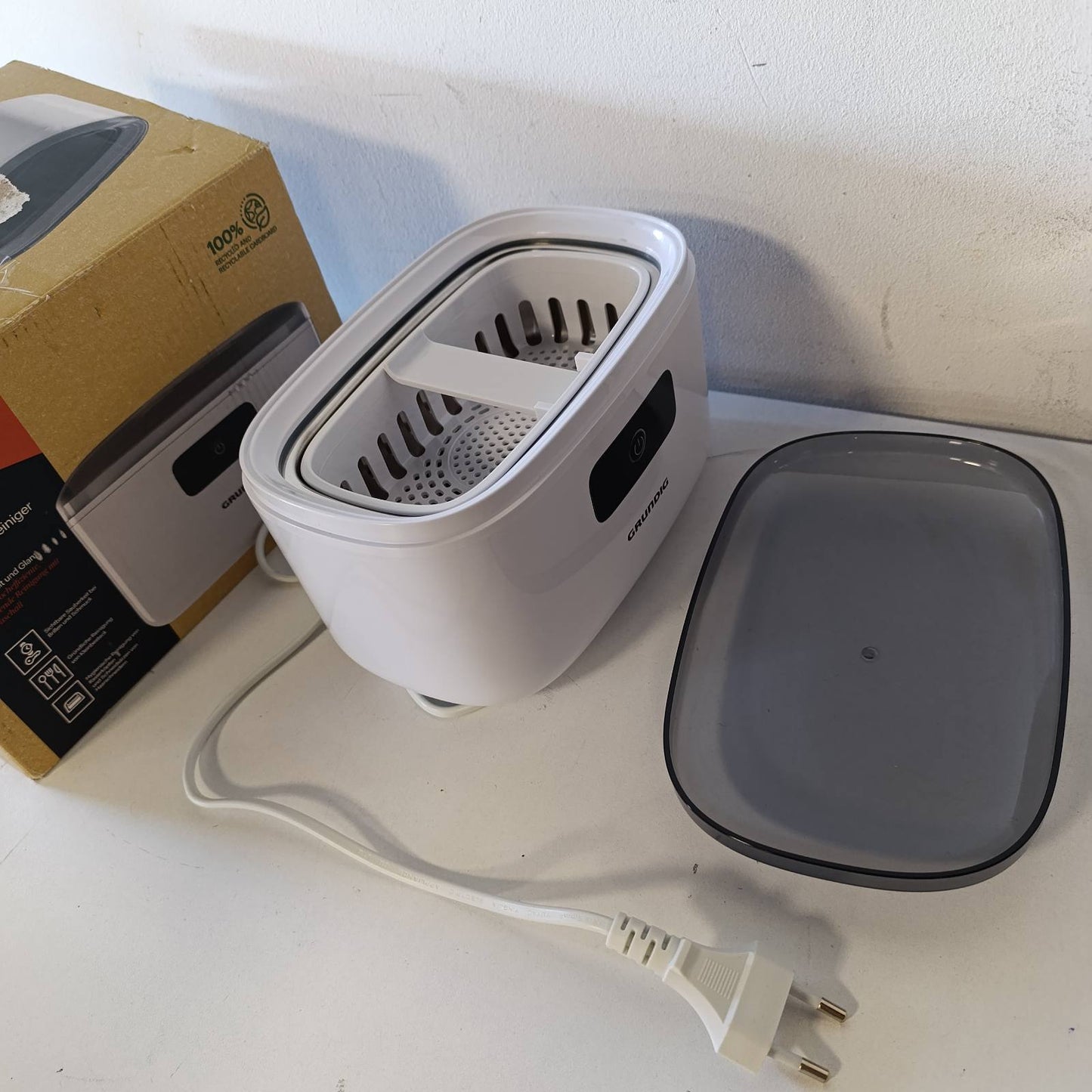 275186 - GRUNDIG UC 5620, pastrues ultrasonik, 50W, i bardhë, kapacitet 500 ml, 1 copë (1 pako)