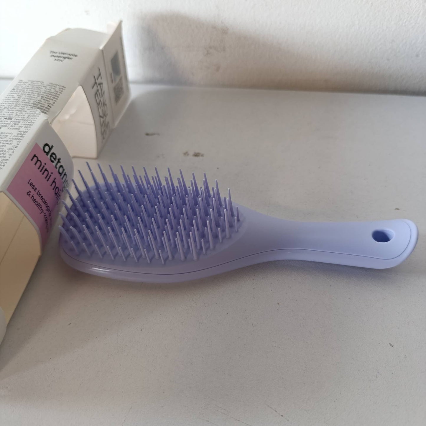 275802 - TANGLE TEEZER Ultimate Detangler i Vogël – Furçë Detangler për Flokë të Lagur dhe të Tharë – Ngjyrë Livandoje