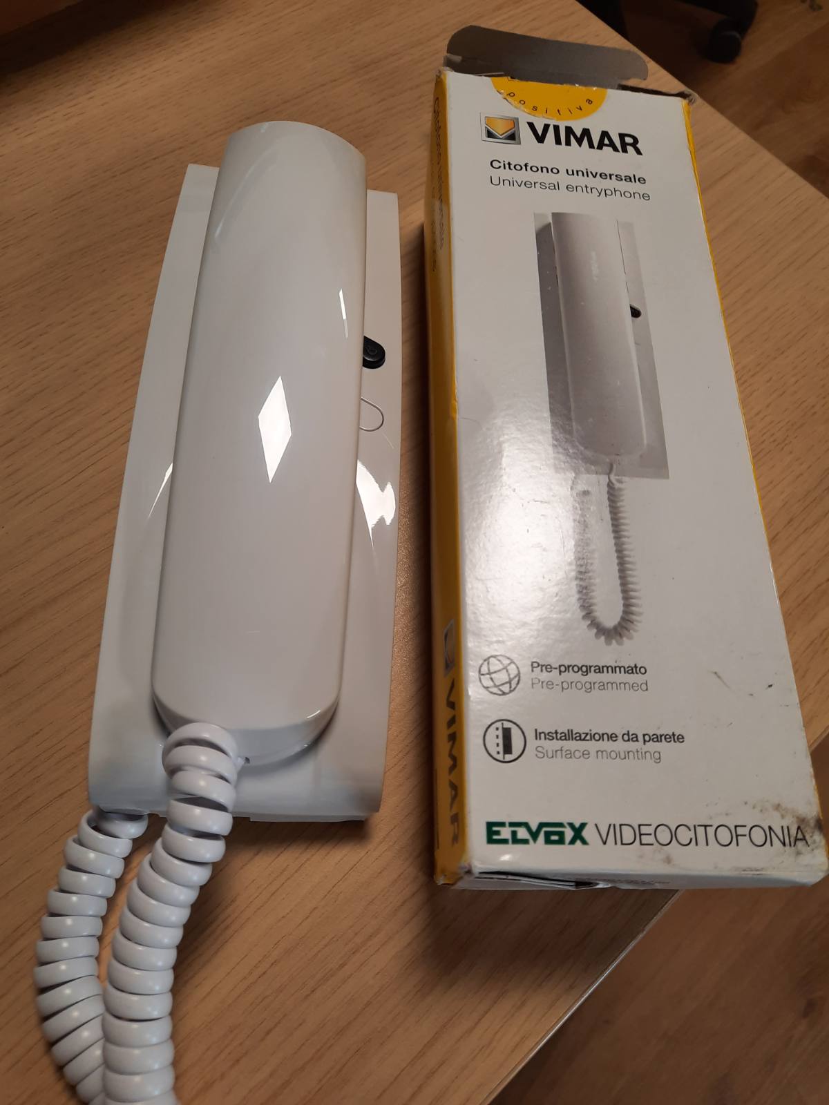 288643 - VIMAR Sistem Universal Interkomi 887U, i pajtueshëm me telefonat shtëpiakë të palëve të treta për sisteme thirrjesh AC ose elektronike (jo dixhitale), i bardhë