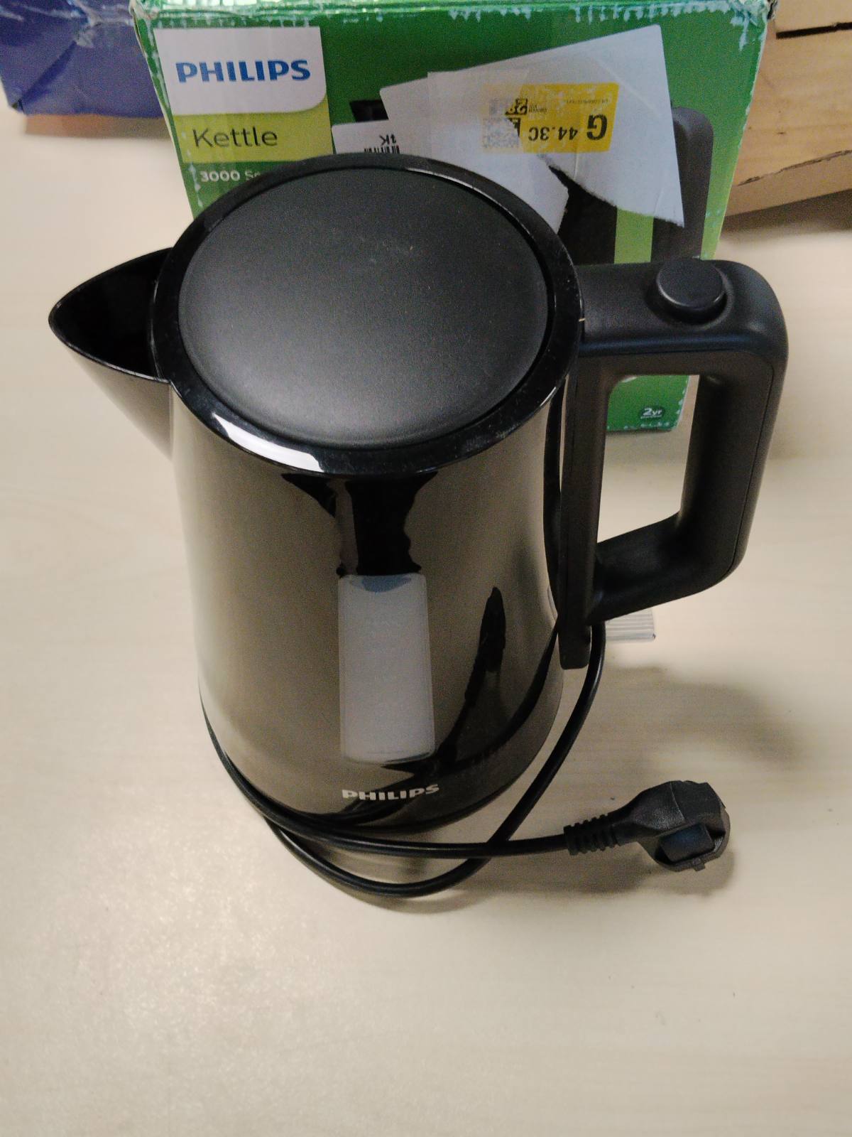 288401 - PHILIPS Çajnik 1.7 L me Tregues Kontrolli, Bazë Rrotulluese, E Zezë (HD9318/20)