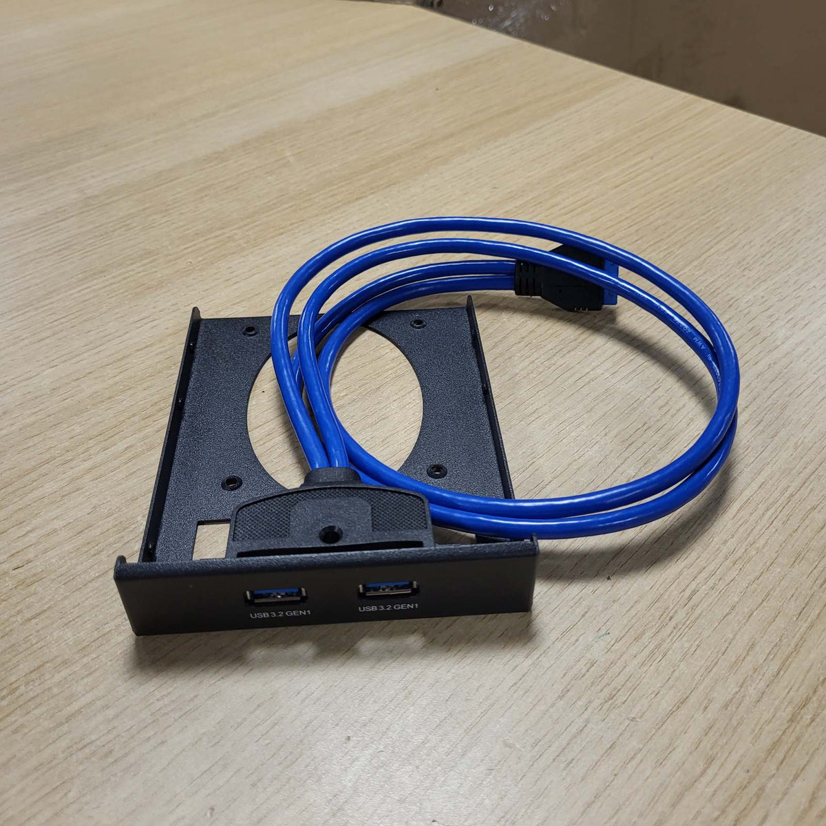 296234 - CSL - Paneli i përparmë USB 3.2 Gen1 për disqe 3.5 inç - deri në 5Gbps - PC dhe Mac - i zi - i pajtueshëm me USB 1.1 dhe 2.0