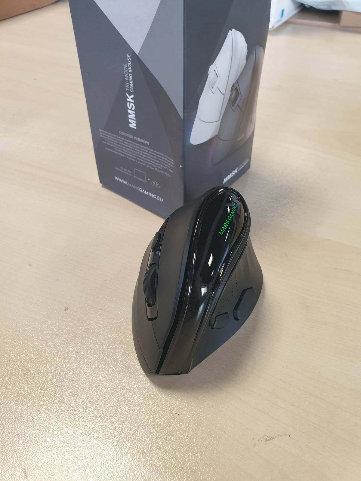 310000 - Mars Gaming MM-SK Maus Vertikal Pa Tel, Ergonomik, Ndriçim RGB Chroma, Sensor Optik Pixart 8400DPI, 9 Butona të Programueshëm, i Zi
