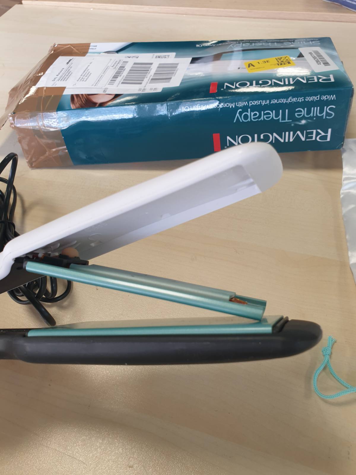 302943 - REMINGTON Pjastër flokësh Shine Therapy, 150-230°C, ekran LCD, S8550