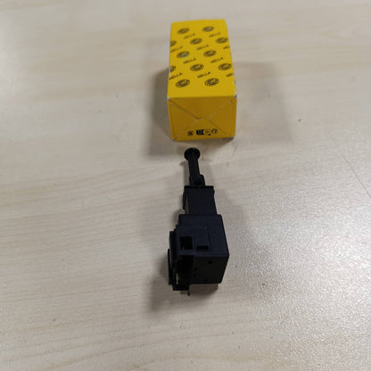 289113 - HELLA 6DD 008 622-731 Ndërprerës dritash freni 12V, 4-pin, bajonetë, elektrik
