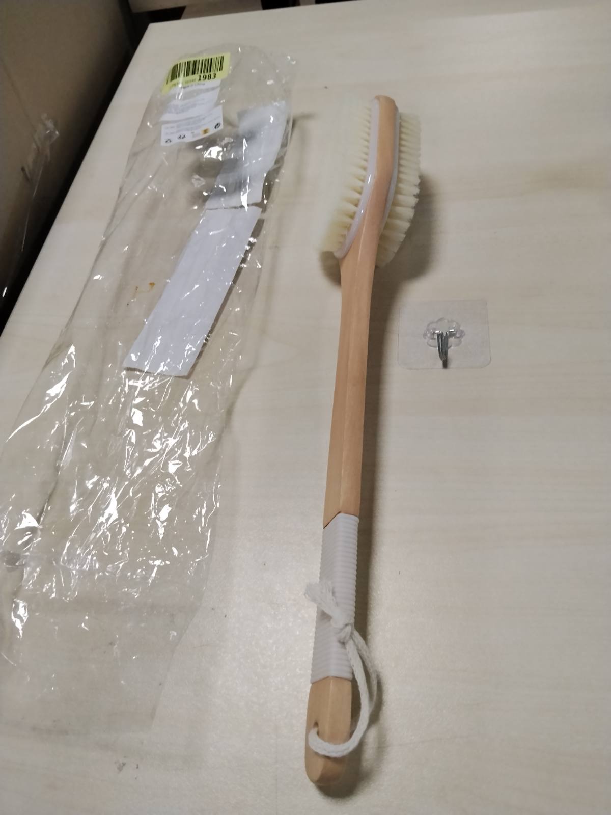 303767 - FURÇË MBRAPA 43 cm, dorezë e gjatë, dorezë silikoni që nuk rrëshqet