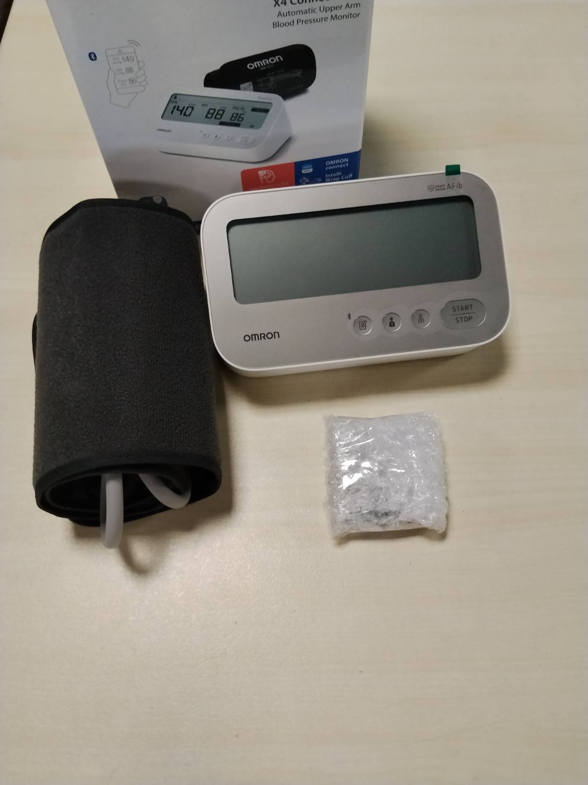 289480 - OMRON Monitorues Tensioni Gjakut X4 Connect AFib, Bluetooth, me Aplikacion