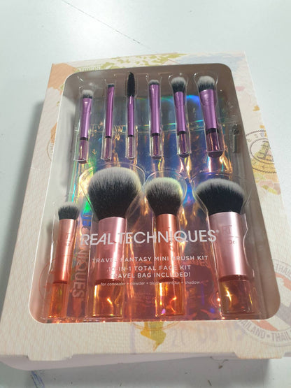 297160 - REAL TECHNIQUES Kit Mini Furçash Travel Fantasy, Set me 11 Pjesë, Furça Grimi për Hije Sysh, Iluminues