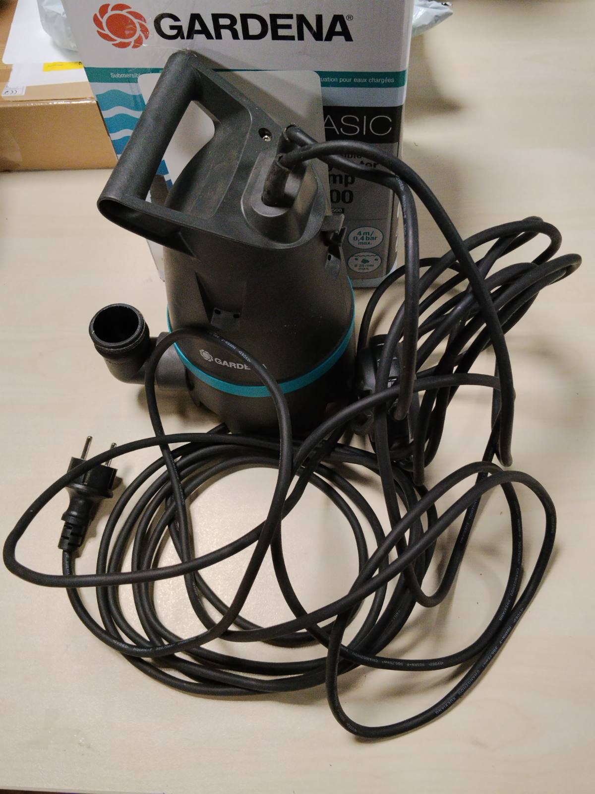 312962 - GARDENA Pompë Zhytëse për Ujë të Ndotur 9200 Basic, Shpejtësi Rrjedhjeje 9200 l/orë (9007-47)