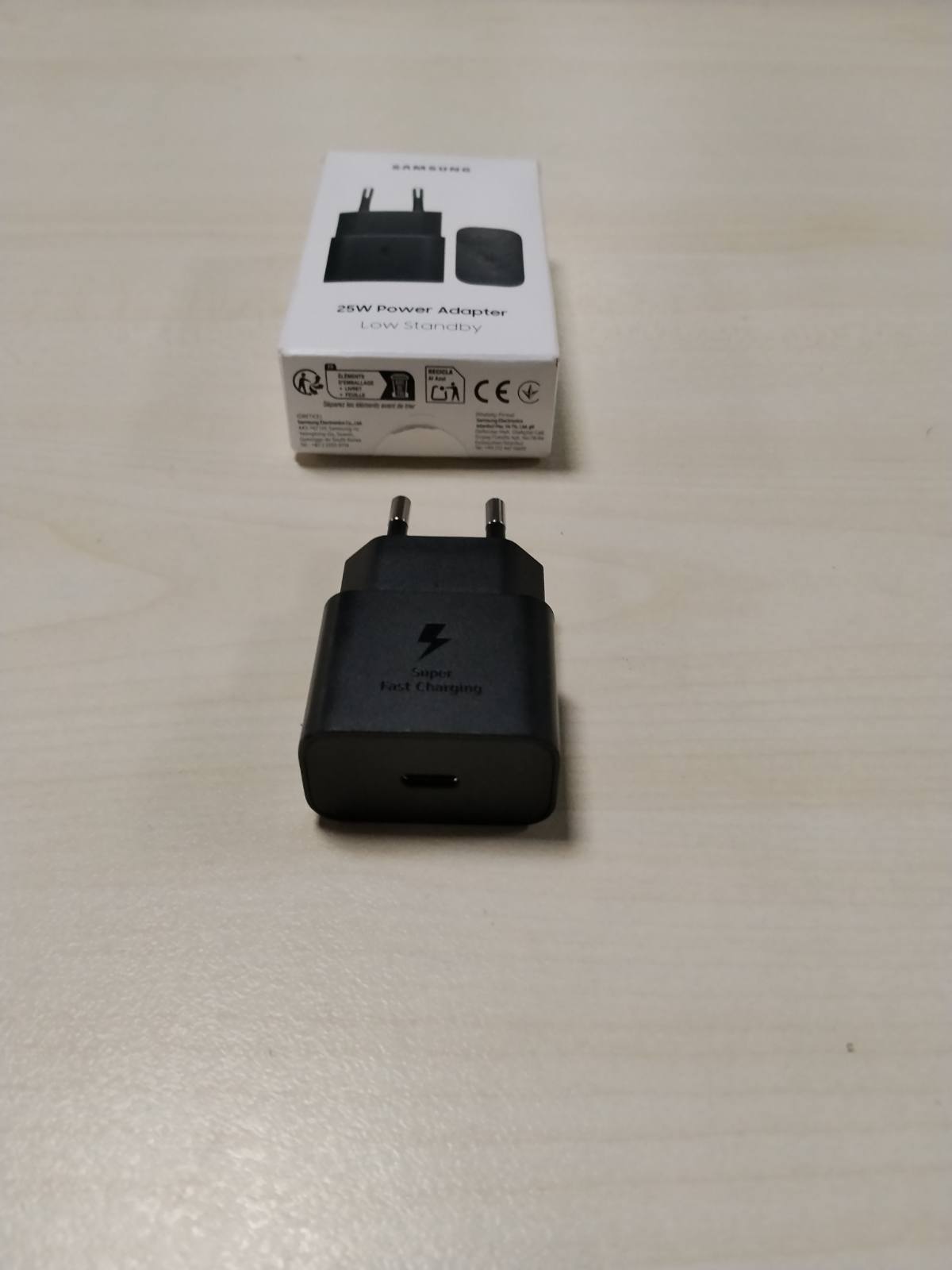 305487 - Samsung Adaptues i karikimit të shpejtë, karikues me efikasitet energjetik, USB-C, 25 vat, i zi, EP-T2510N