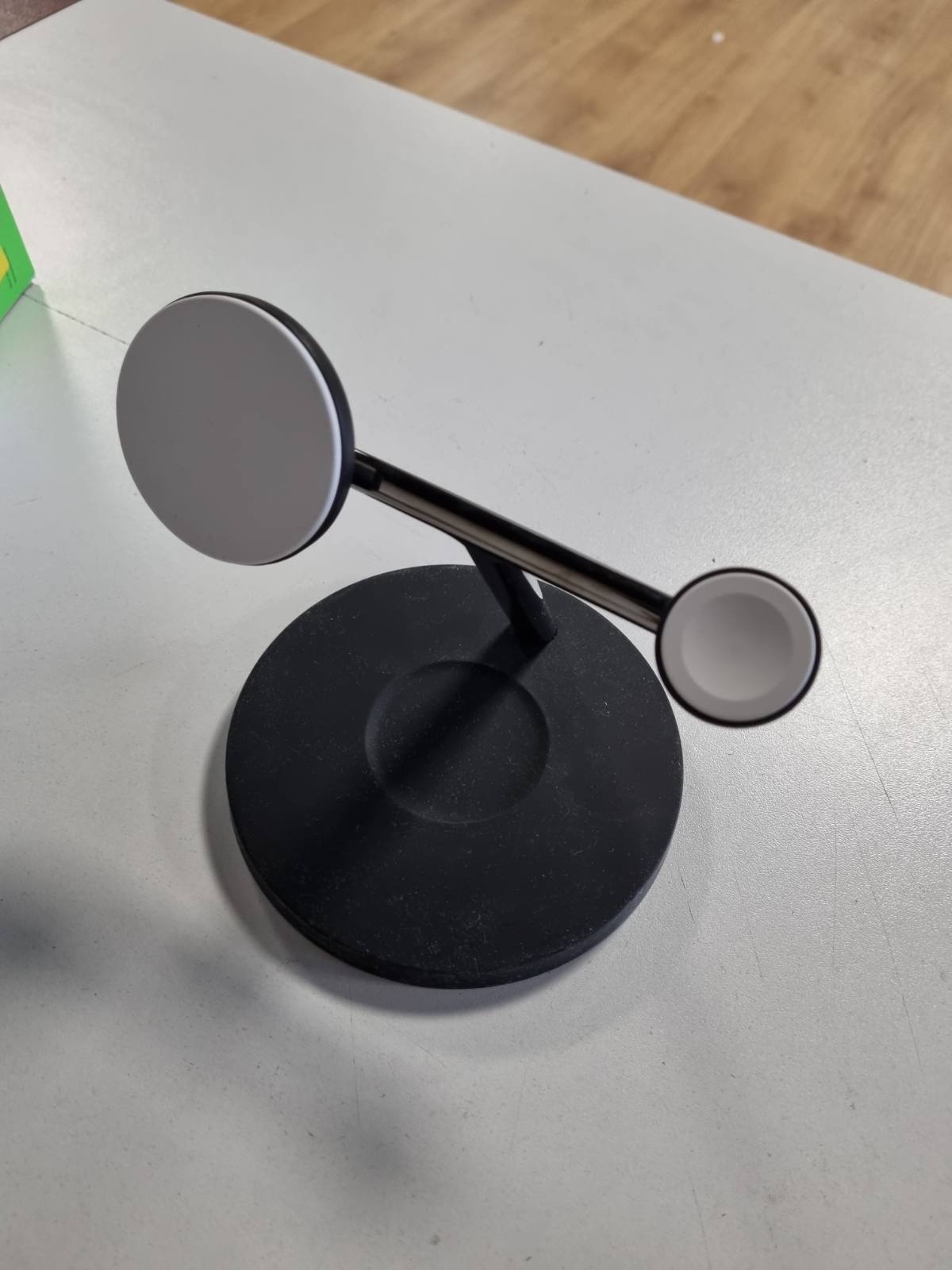 308743 - BELKIN Karikues pa tel BoostCharge Pro 3-në-1 Qi2, i pajtueshëm me MagSafe, Stacion karikimi induktiv për Apple iPhone 17, Air, 16, Pixelsnap, Apple Watch, AirPods, përfshirë adaptorin e energjisë - i zi