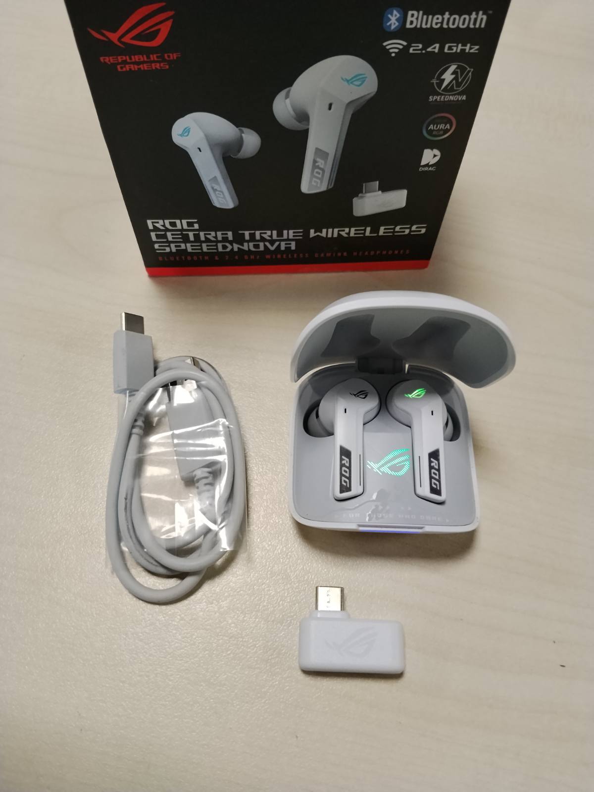 309464 - ASUS ROG Kufje për lojëra Cetra True Wireless SpeedNova White RGB (Teknologjia Wireless ROG SpeedNova, Mikrofon AI, Anulim Zhurme (ANC), Jetëgjatësi Baterie 46 orë, Ngarkim Wireless, E Bardhë)