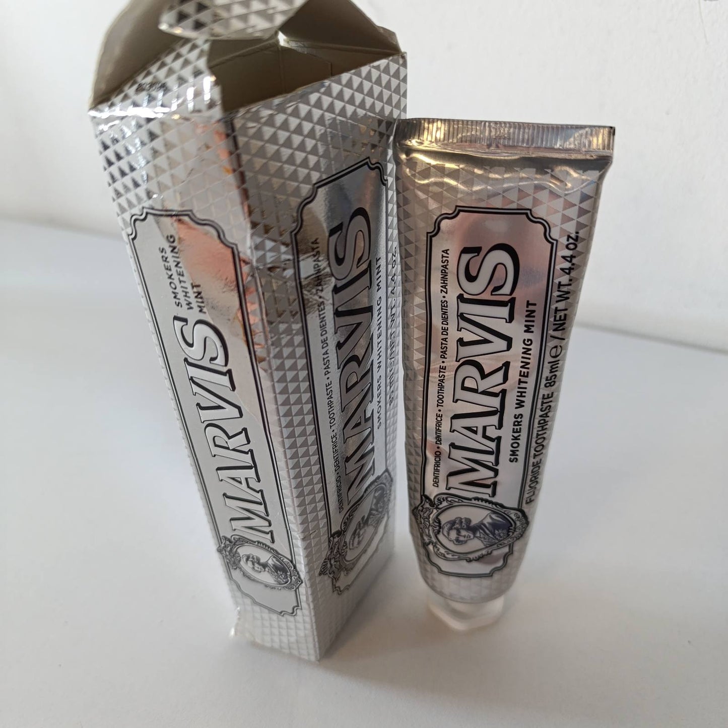321973 - MARVIS - Pastë dhëmbësh zbardhuese me mente Smokers, 85 ml
