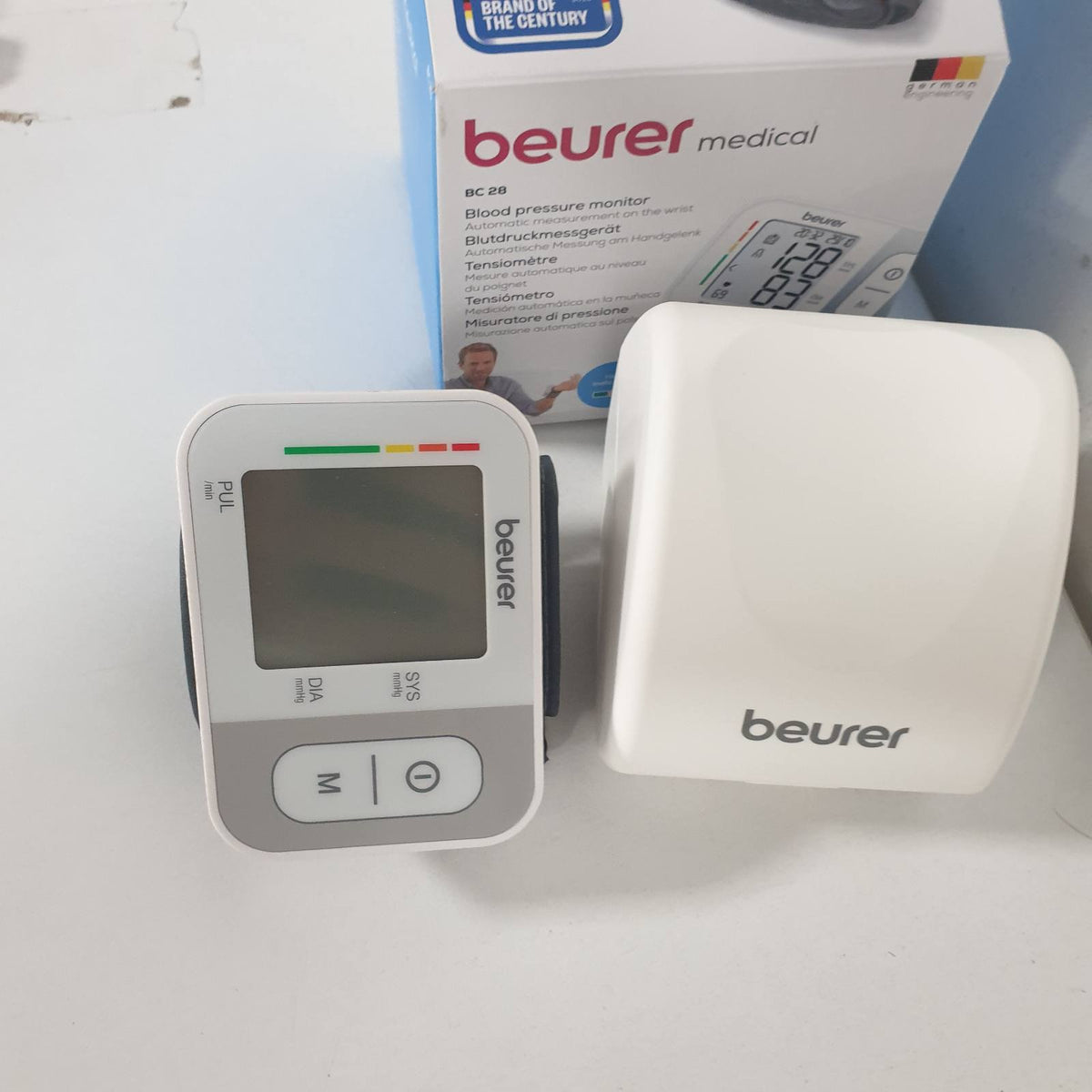 306215 - BEURER Monitor tensioni i gjakut BC 28 për kyçin e dorës, me klasifikim të rezultateve të matjes me kod ngjyrash
