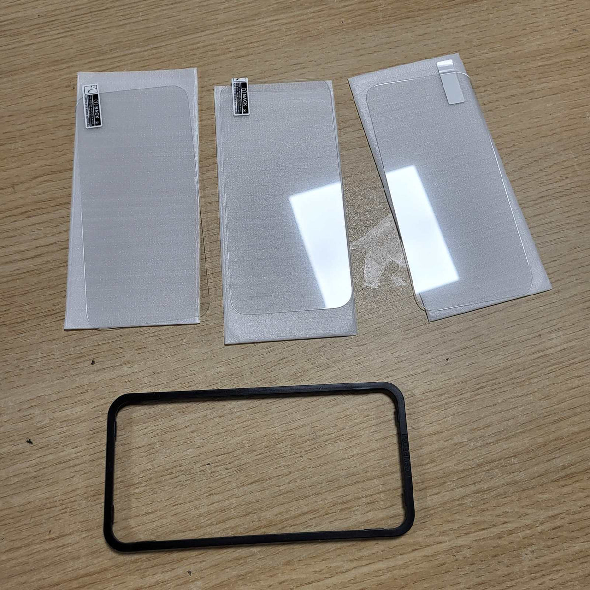 309236 - NEW'C Mbrojtës Ekrani prej Xhami të Temperuar me 3 copë për iPhone 15 Pro (6.1 inç), Fortësi 9H, Ultra i Qëndrueshëm