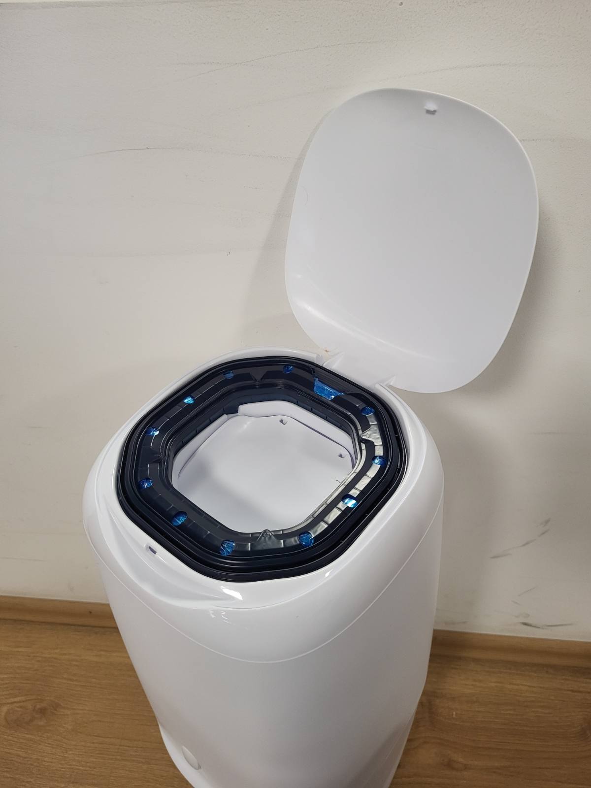 321589 - ANGELCARE Kosh pelenash Classic XL, Kapacitet 1 muaj - 190 pelena madhësia 0, Mbushje tetëkëndëshe rezistente ndaj erës
