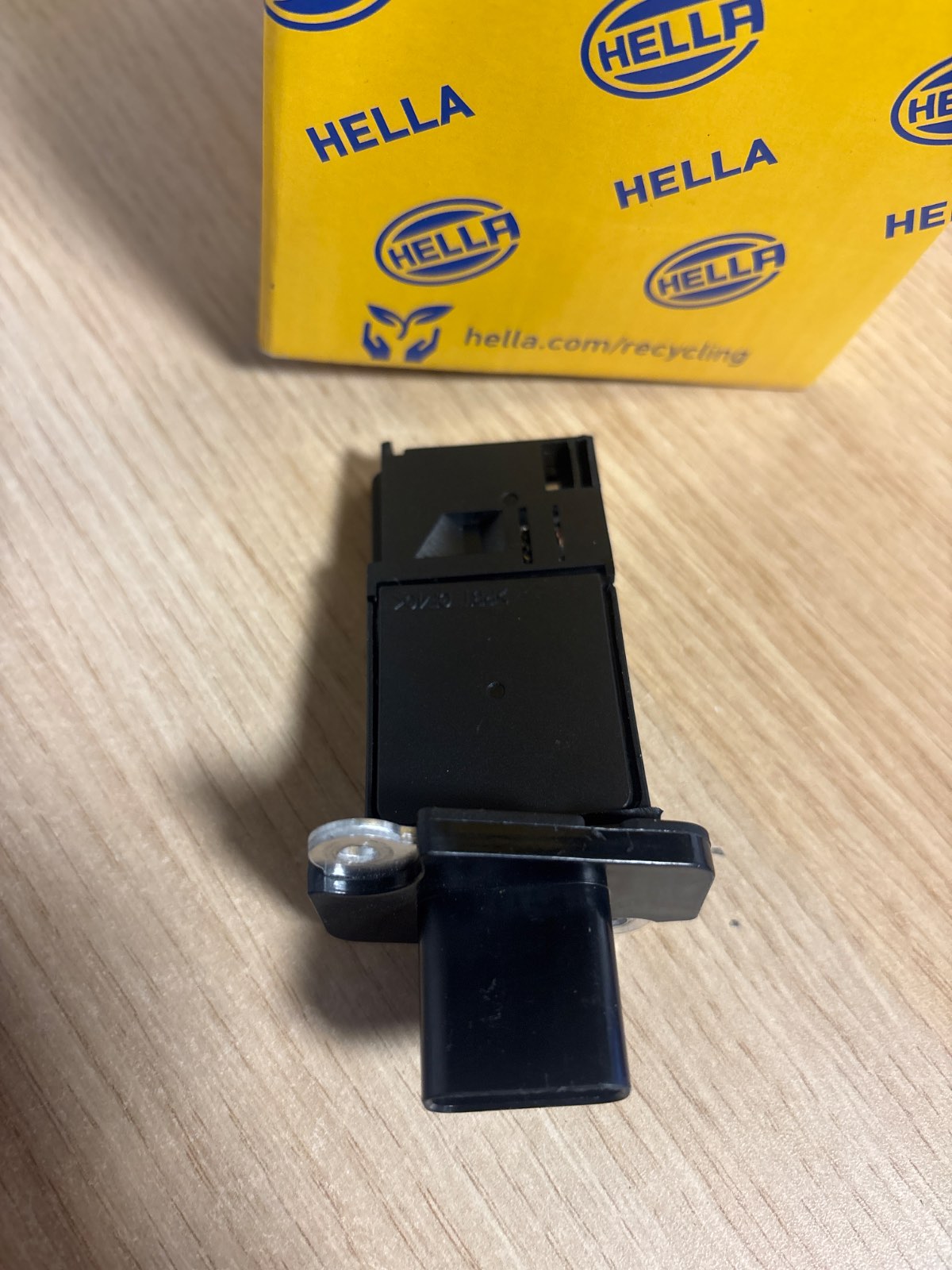 312741 - HELLA Matës i masës së ajrit 8ET 009 149-471, 4-pin, me vidë