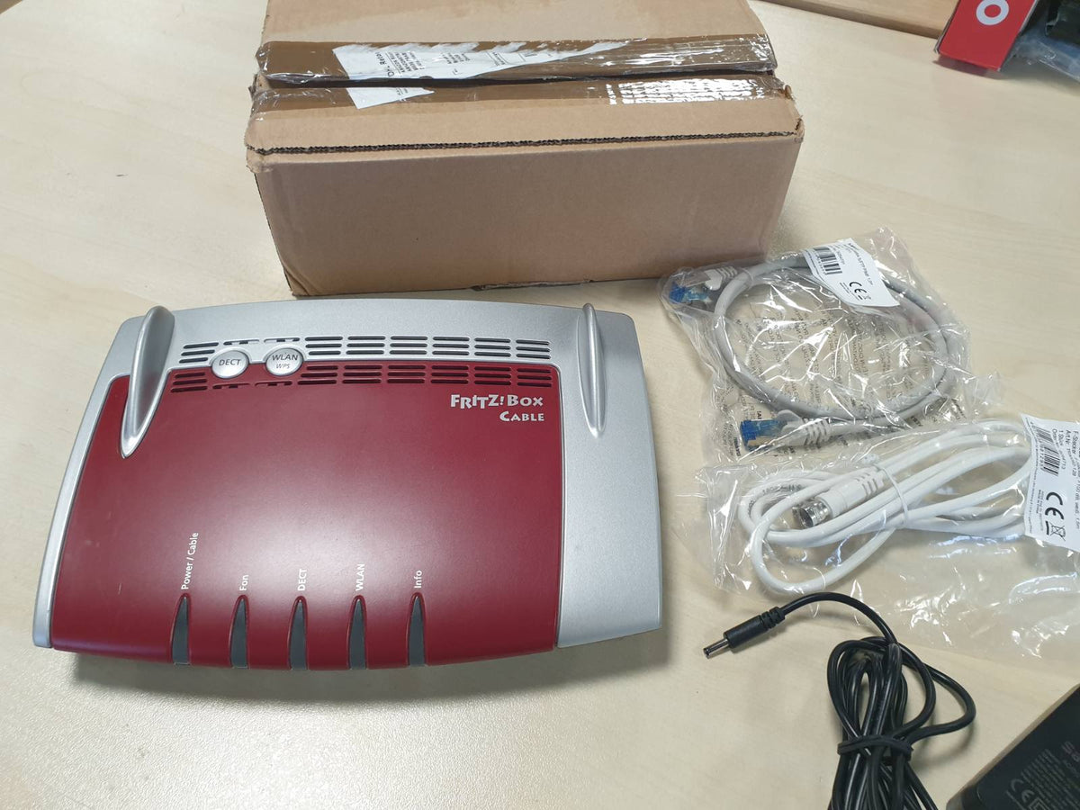 308841 - AVM FRITZ!Box 6490 Router AC + N WLAN, modem kabllor DOCSIS 3.0, telefoni VoIP deri në 5 GHz, bazë DECT (I rinovuar)