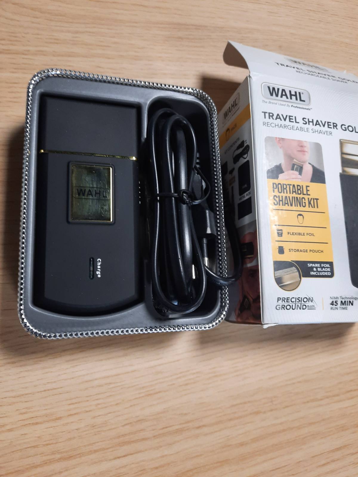 294004 - WAHL Rrojtore Travel Edition Gold, elektrike pa tel, e rikarikueshme, për burra