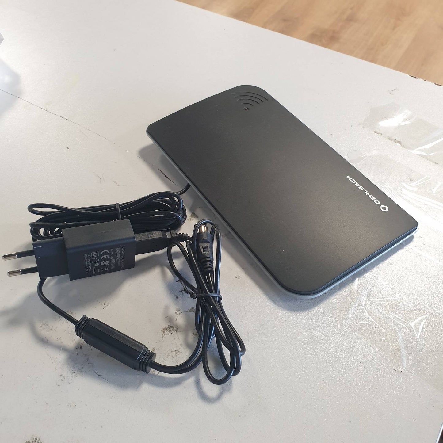 319720 - OEHLBACH Antenë Scope Vision 5G DVB-T2 HD - Antenë Dixhitale e Brendshme - Amplifikator Aktiv DVB-T2 - me Filtër 5G - E Zezë