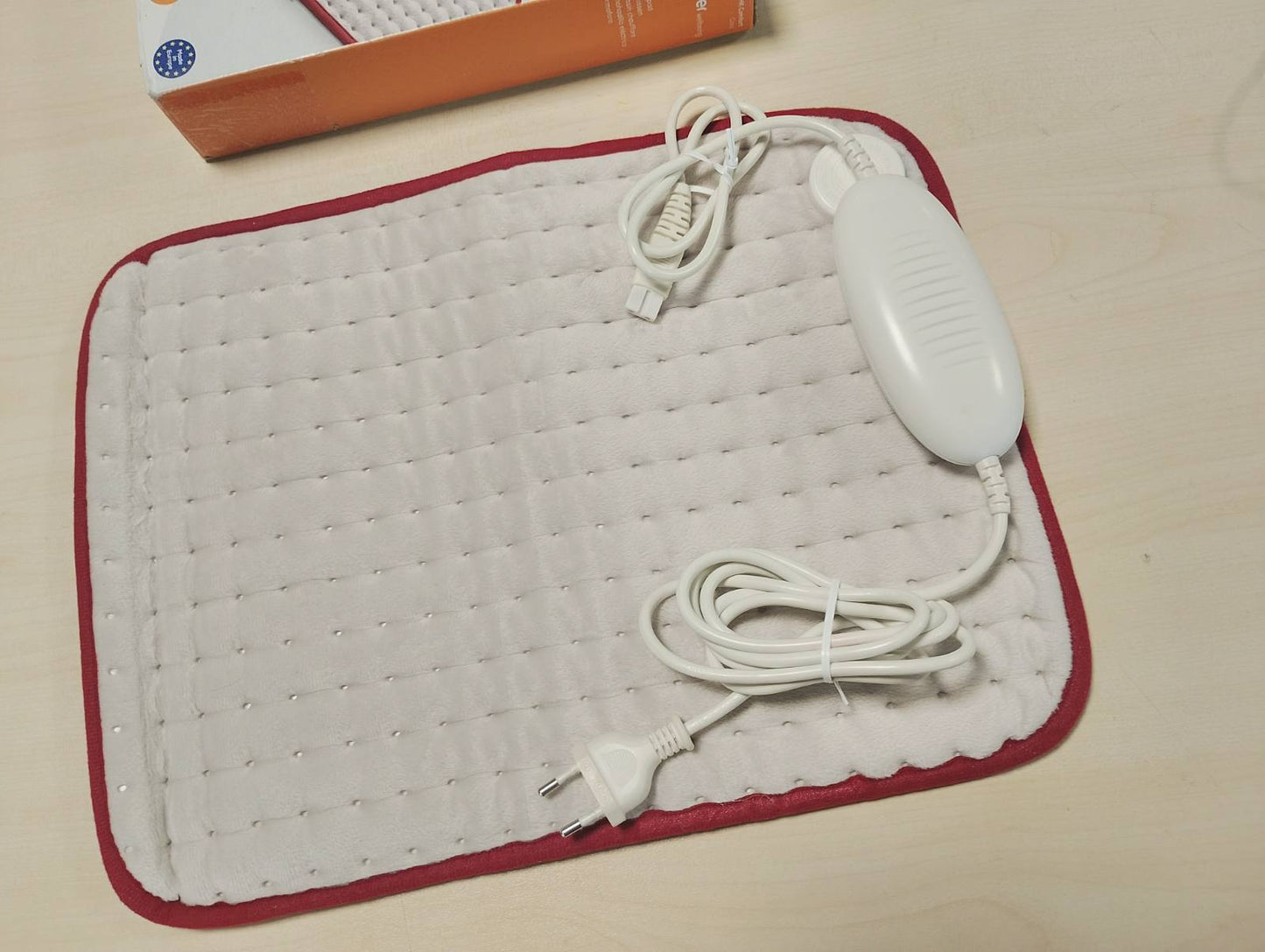 293149 - BEURER Jastëk ngrohës HK Comfort, elektrik fleksibël, 100 vat, 44 x 33 cm, nxehtësi e rregullueshme me 3 cilësime, e larë në lavatriçe, fikje automatike