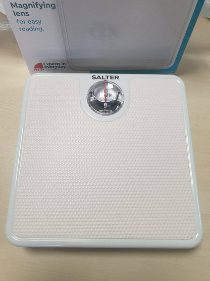 275634 - SALTER Peshore Mekanike Banjo, kapacitet 133 kg, ekran rrotullues, dizajn kompakt, pa bateri, model 489JS WHDR