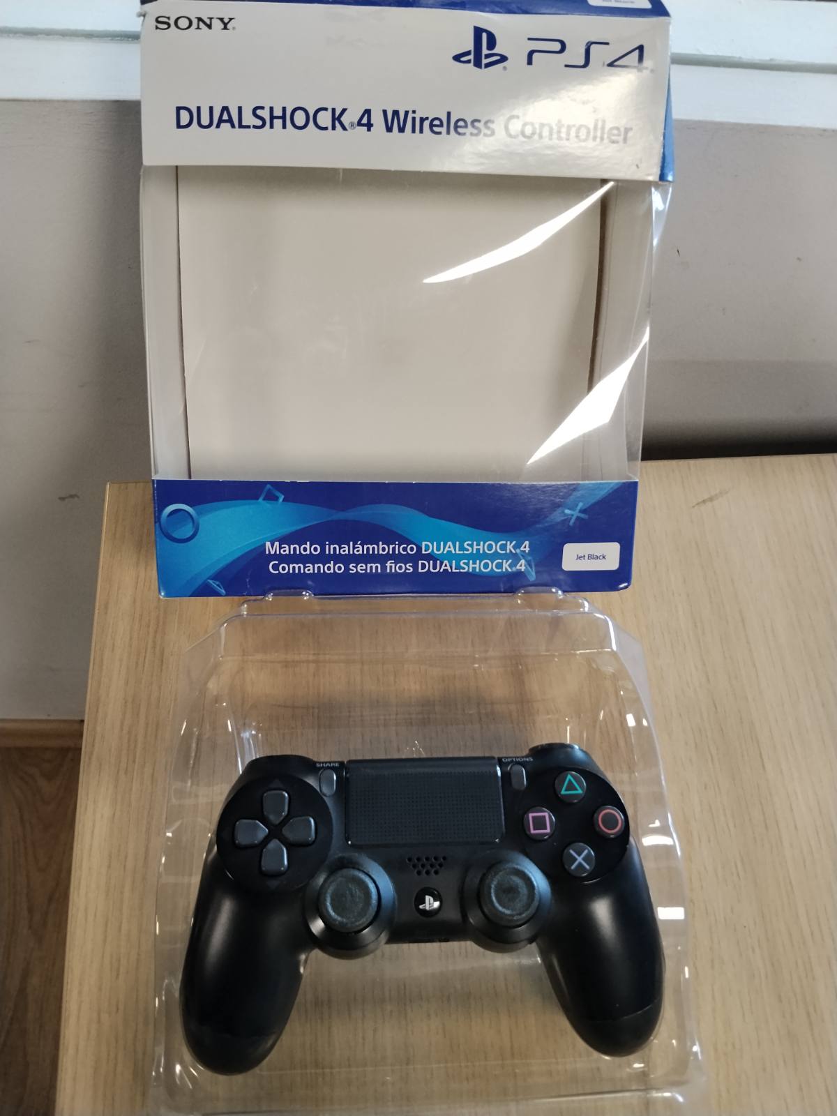 292533 - SONY Playstation Dualshock 4 V2 Mando Inalámbric, Ngjyrë e zezë V2 (PS4)