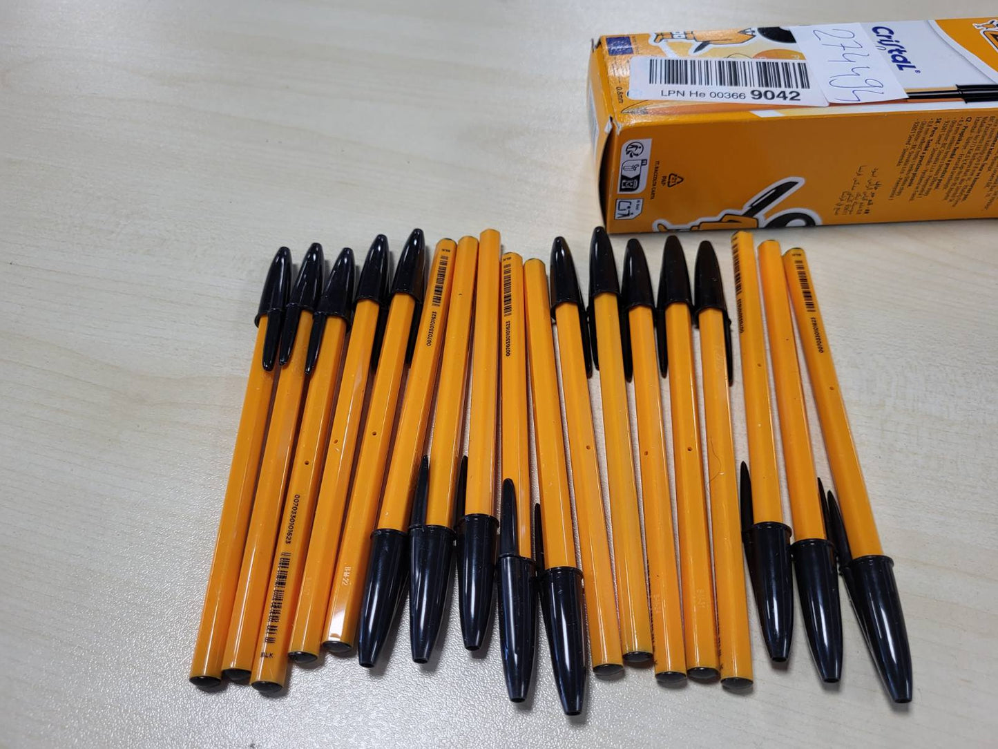 274494 - BIC Stilolaps i hollë portokalli, 18 stilolapsa të zinj, gjerësi vije 0.35 mm, i imët