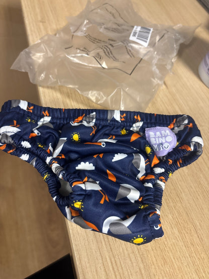 290207 - BAMBINO MIO Rroba banje e papërshkueshme nga rrjedhjet, elegante dhe të lehta, për macet, të mëdha (1-2 vjeç / 9-12 kg)