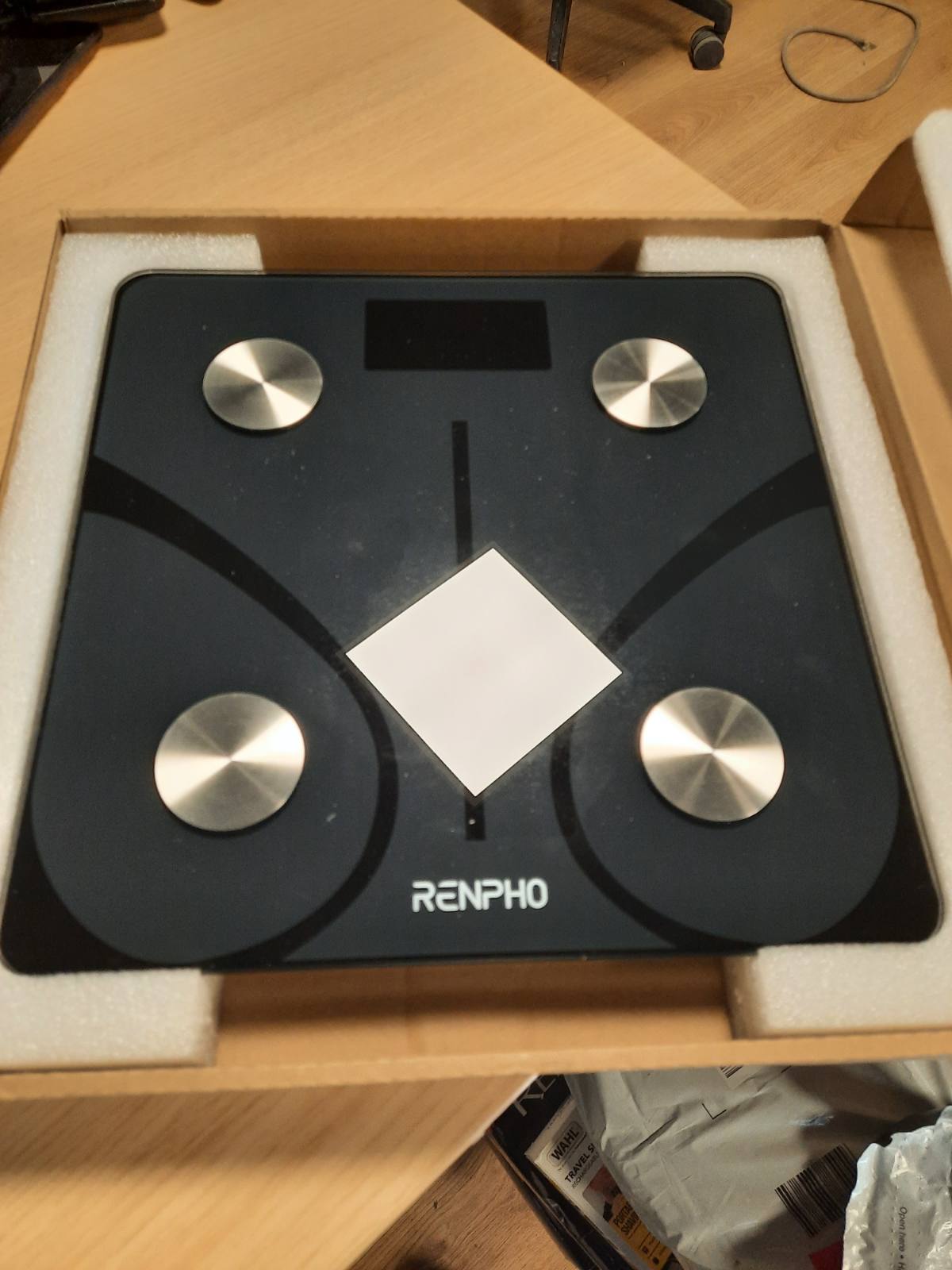 293621 - RENPHO Peshore Personale, peshore e dhjamit trupor, kapacitet 180 kg/400 lbs, dixhitale Bluetooth për analizën e trupit, e zezë