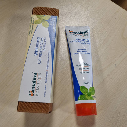 301039 - HIMALAYA – Pastë dhëmbësh zbardhuese botanike, 150g, natyrale me mente, pa fluor, SLS, gluten dhe karagenan.