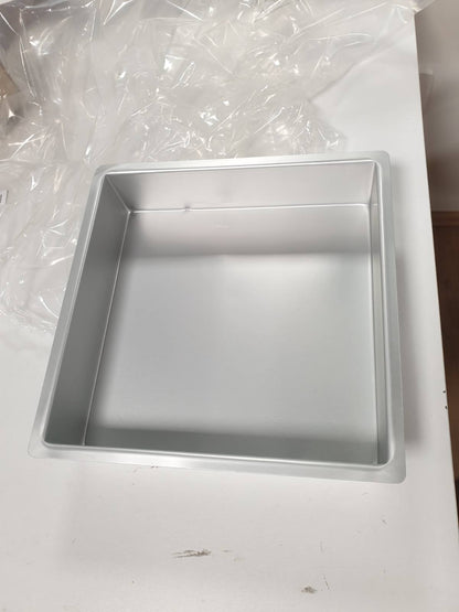 184245 - DECORA 0062641 Forma Katrore e Anodizuar, 30x30x7.5 cm, Metal, Ngjyra Argjendi