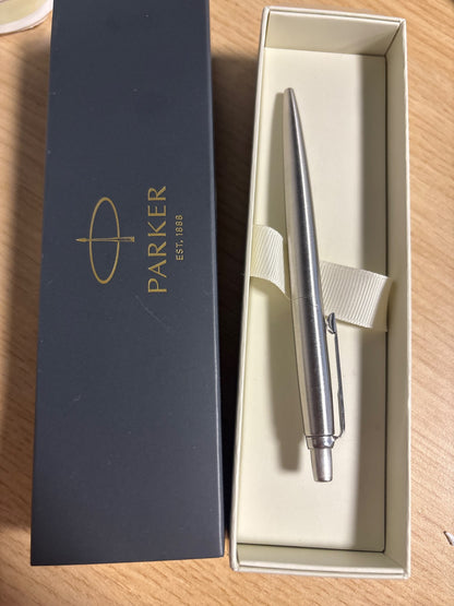 267213 - PARKER - Stilolaps Jotter | Çelik inox me prerje kromi | Majë e mesme | Bojë blu | Kuti dhuratash