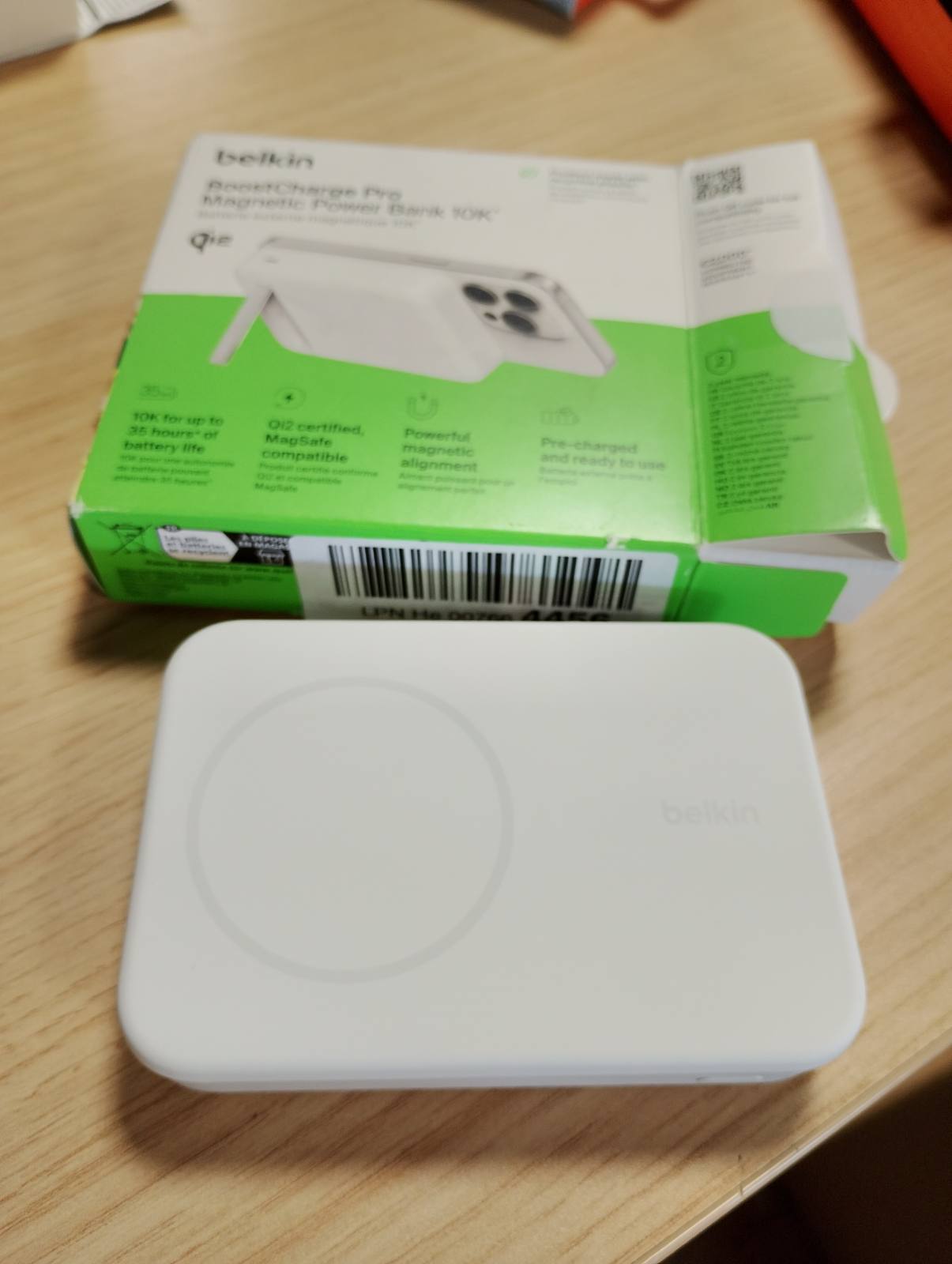 267731 - BELKIN Karikues pa tel BoostCharge Pro 10,000 mAh me Qi2, kompatibil me MagSafe, mbështetëse e integruar, për iPhone 16, 16 Plus, 16 Pro, 16 Pro Max, iPhone 15, etj., i bardhë