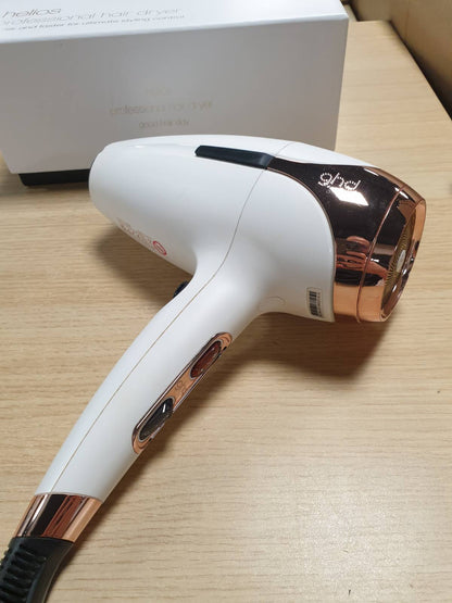 297854 - GHD Tharëse flokësh Helios - Tharëse flokësh profesionale (e bardhë) - E fuqishme dhe precize - Flokë pa kaçurrela dhe 30% më të shndritshëm - E rekomanduar nga parukierët - Ideale për të gjitha llojet e flokëve