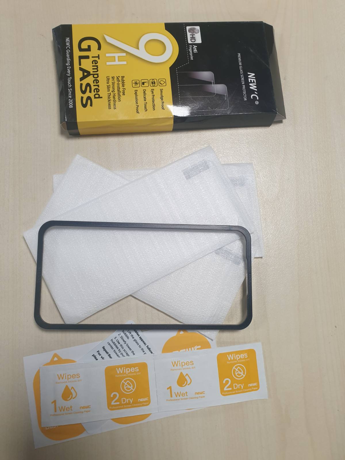 267404 - RE'C Pako me 3 mbrojtëse ekrani prej qelqi të temperuar për iPhone 17, 17 Pro, 16 Pro (6.3") - Mbrojtje nga gërvishtjet, HD e qartë, mjet instalimi i përfshirë