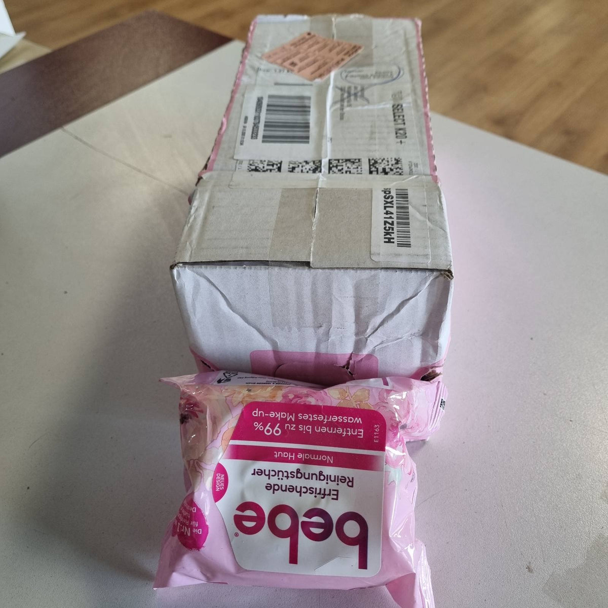 298511 - PECETA PASTRUSE BEBE Refreshing, 6 x 25 copë, për heqjen e makijazhit me ujë trëndafili dhe teknologji micelare për lëkurë normale