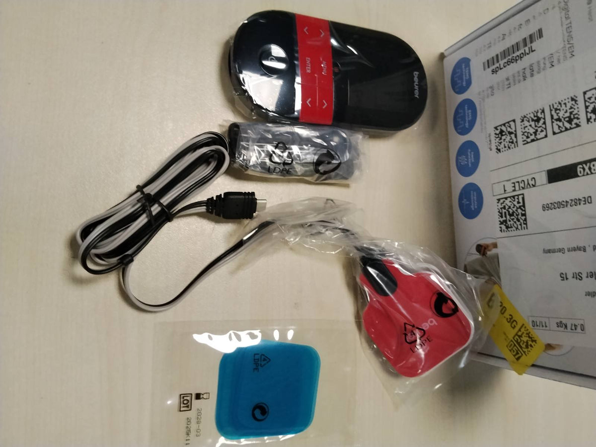 297955 - BEURER Pajisja dixhitale TENS/EMS EM 59 Heat, 4-në-1 për terapi dhimbjeje, stimulim muskujsh, masazh dhe terapi me nxehtësi, përfshin 4 elektroda dhe bateri.
