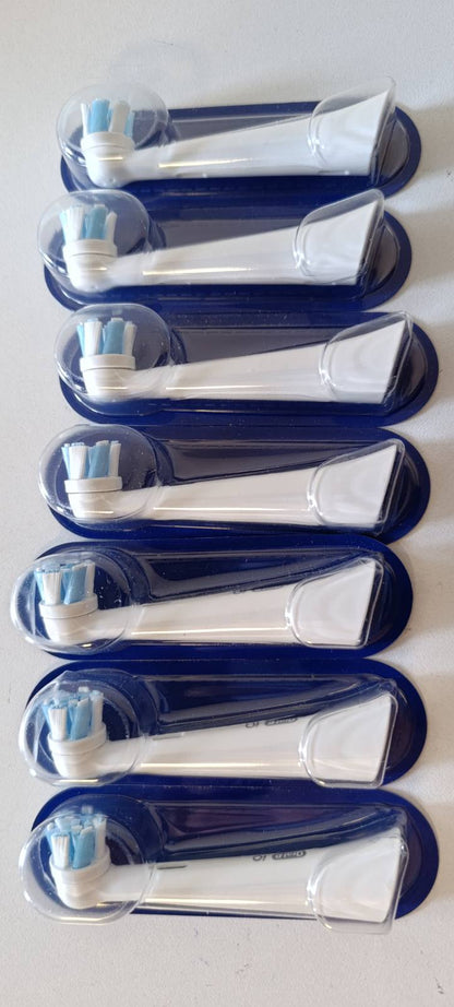 292478 - ORAL-B KOKA FURÇASH ZËVENDËSUESE iO Ultimate Clean, për furçat elektrike të dhëmbëve, pastrim të thellë, pako me 7