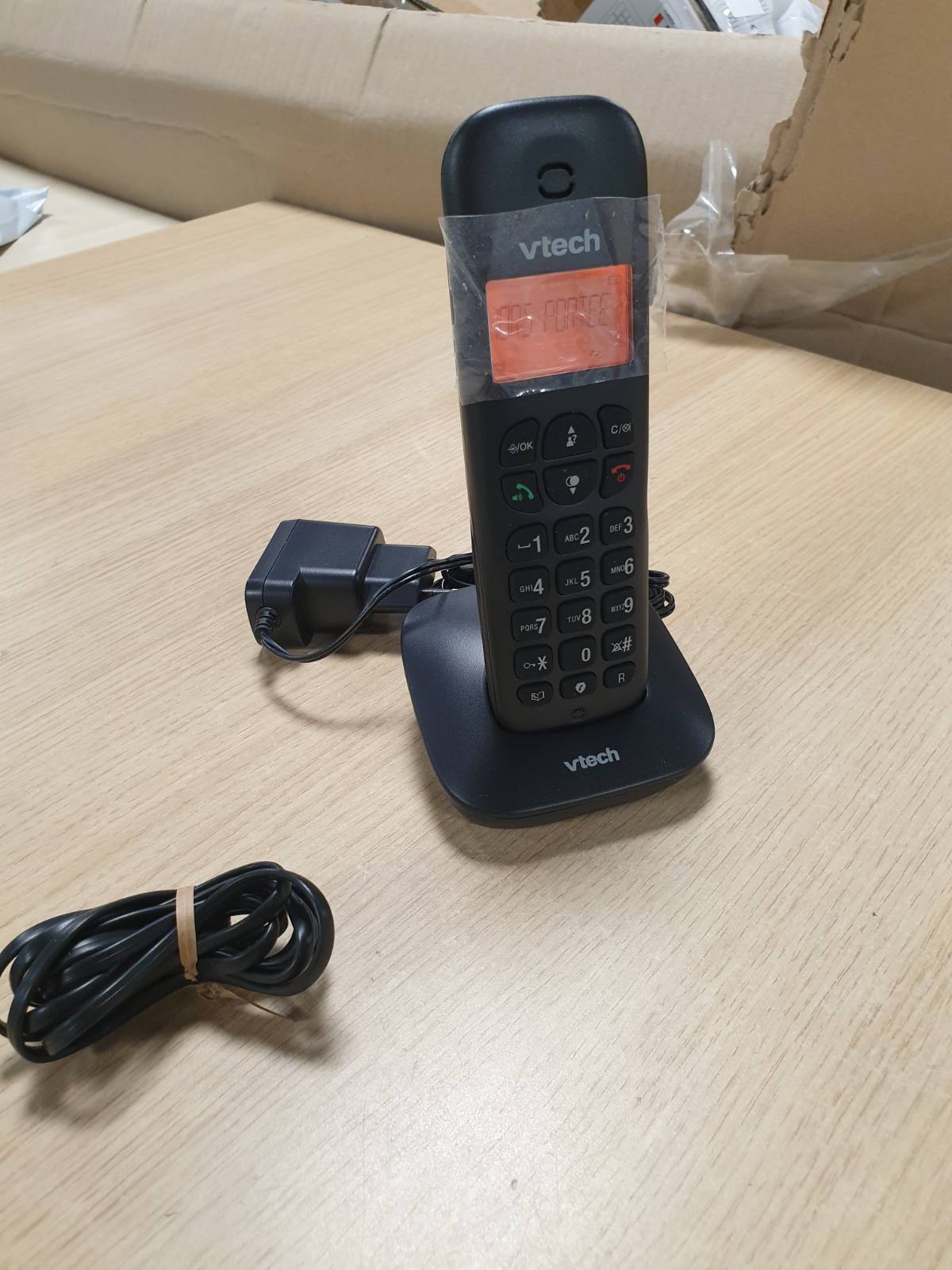 296008 - VTECH Telefon pa tel DECT, Bllokim thirrjesh, Jetëgjatësi baterie 13-orëshe, Ekran me ndriçim, Pa duar | CS900