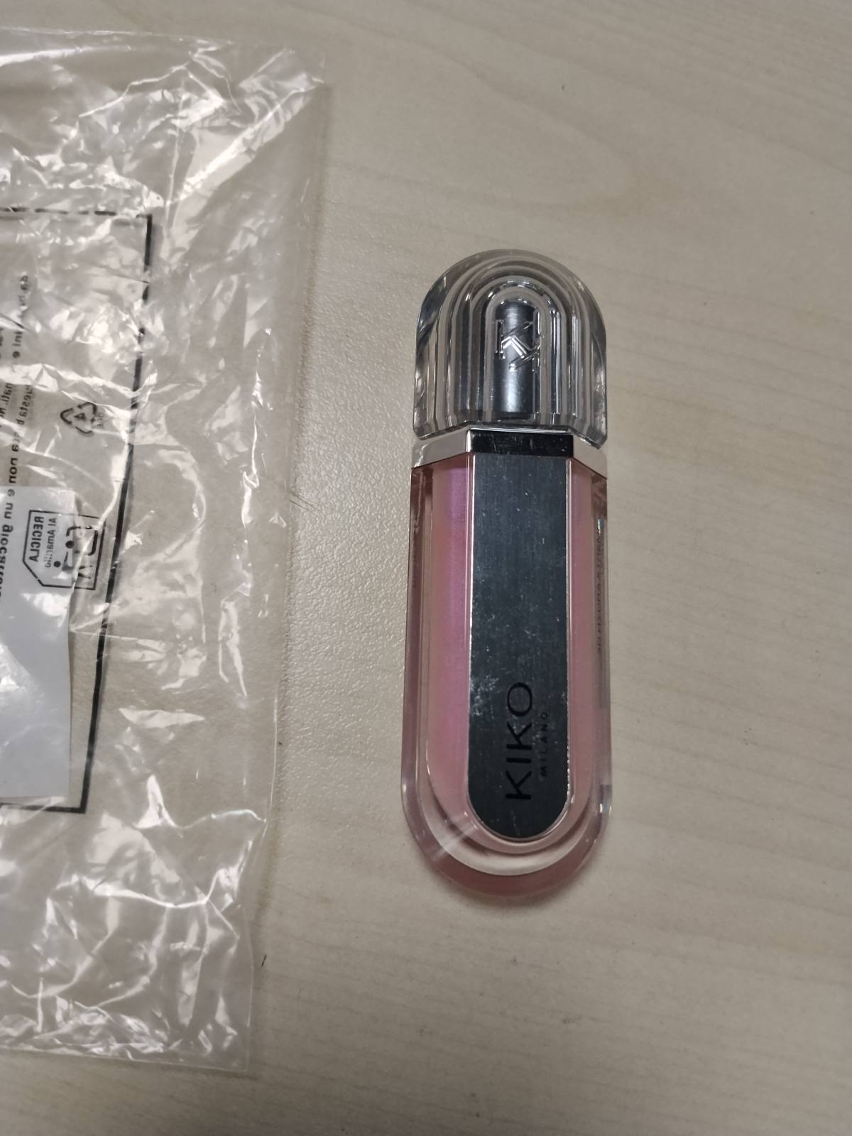317651 - KIKO MILANO Shkëlqyes buzësh 3D Hydra Xtreme Lipgloss 01, efekt vëllimi 3D, hidratues, përfundim pasqyre
