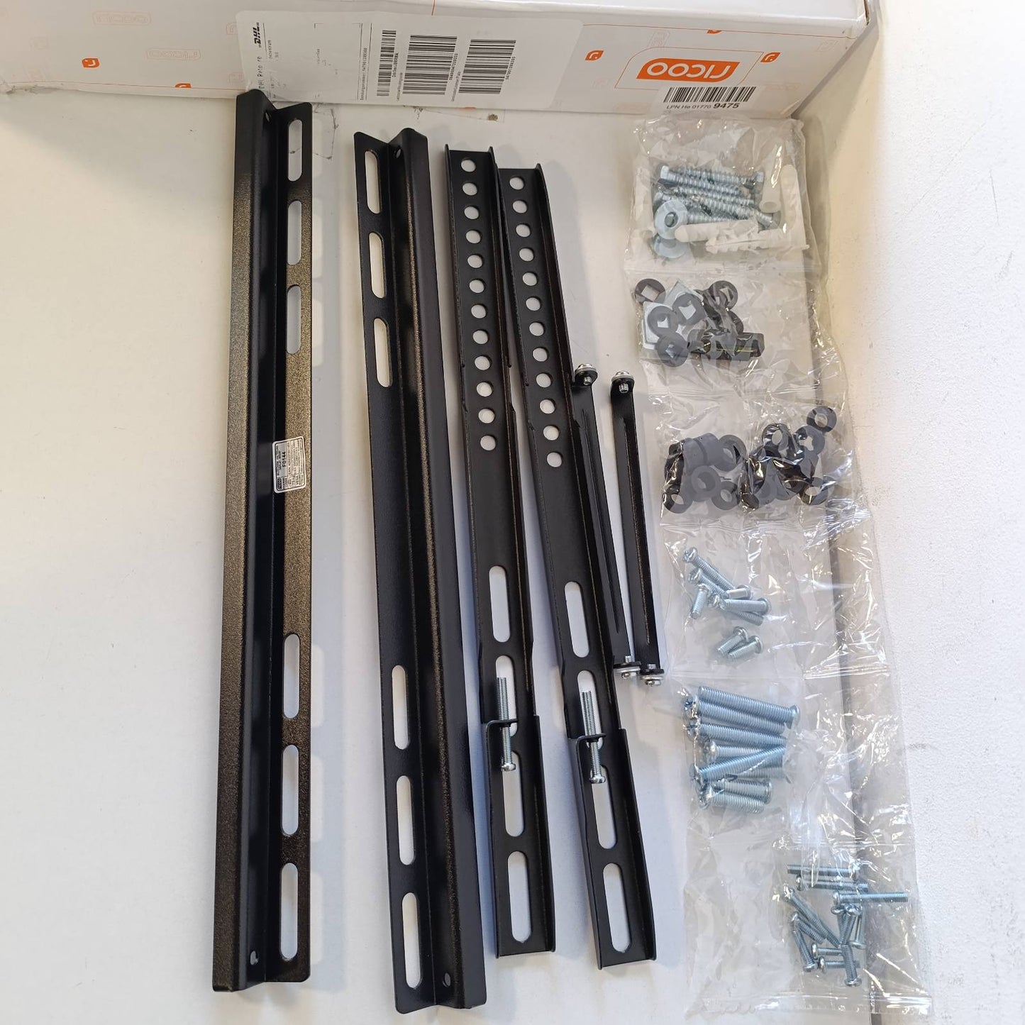 320132 - RICOO Mbështetëse për Montim në Mur për TV 40-75 inç, Mbështetje Universale e Sheshtë Ultra e Hollë për TV Smart OLED deri në 75 kg, VESA 400 x 400 mm