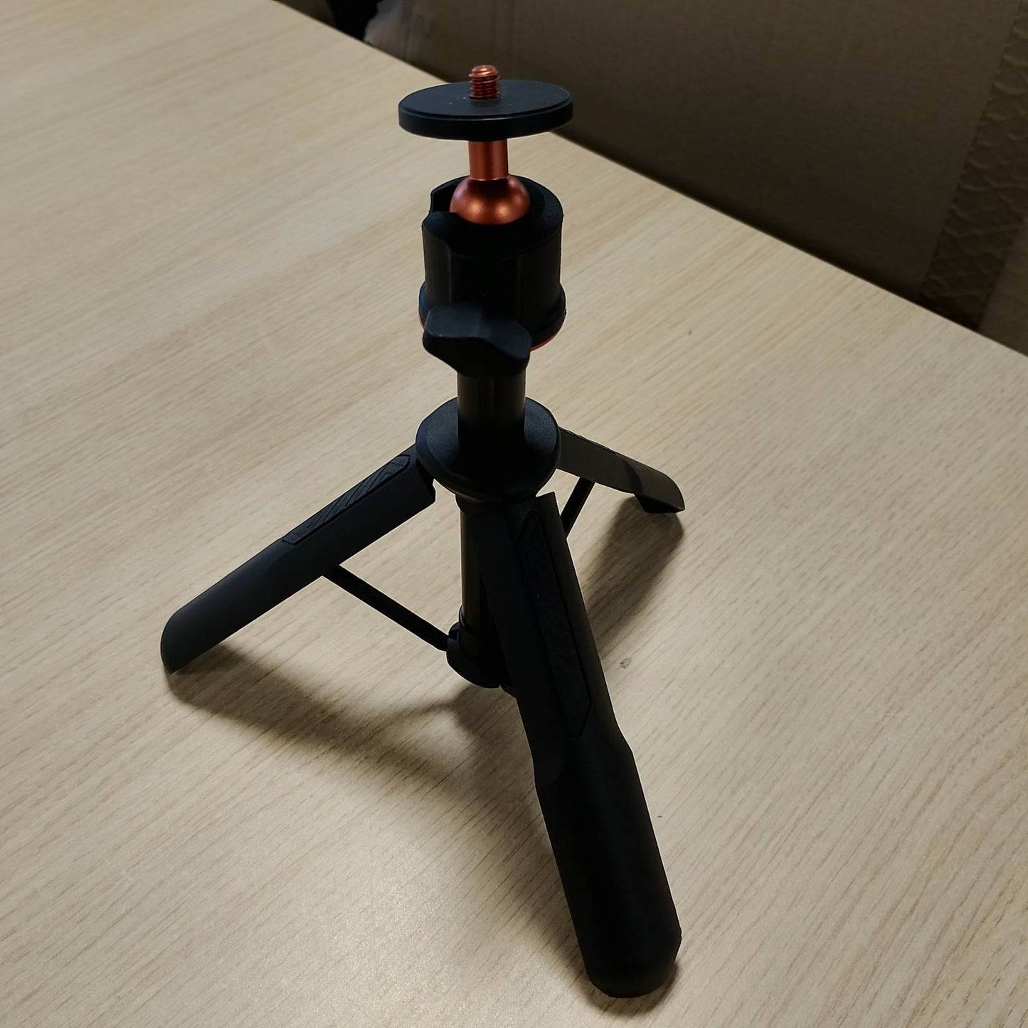 320262 - K&F CONCEPT Tripod për Selfie MS11, 60 cm, Shkop Selfie me Telekomandë, Mini Tripod i Kompatibël me iPhone/Samsung/DJI Osmo