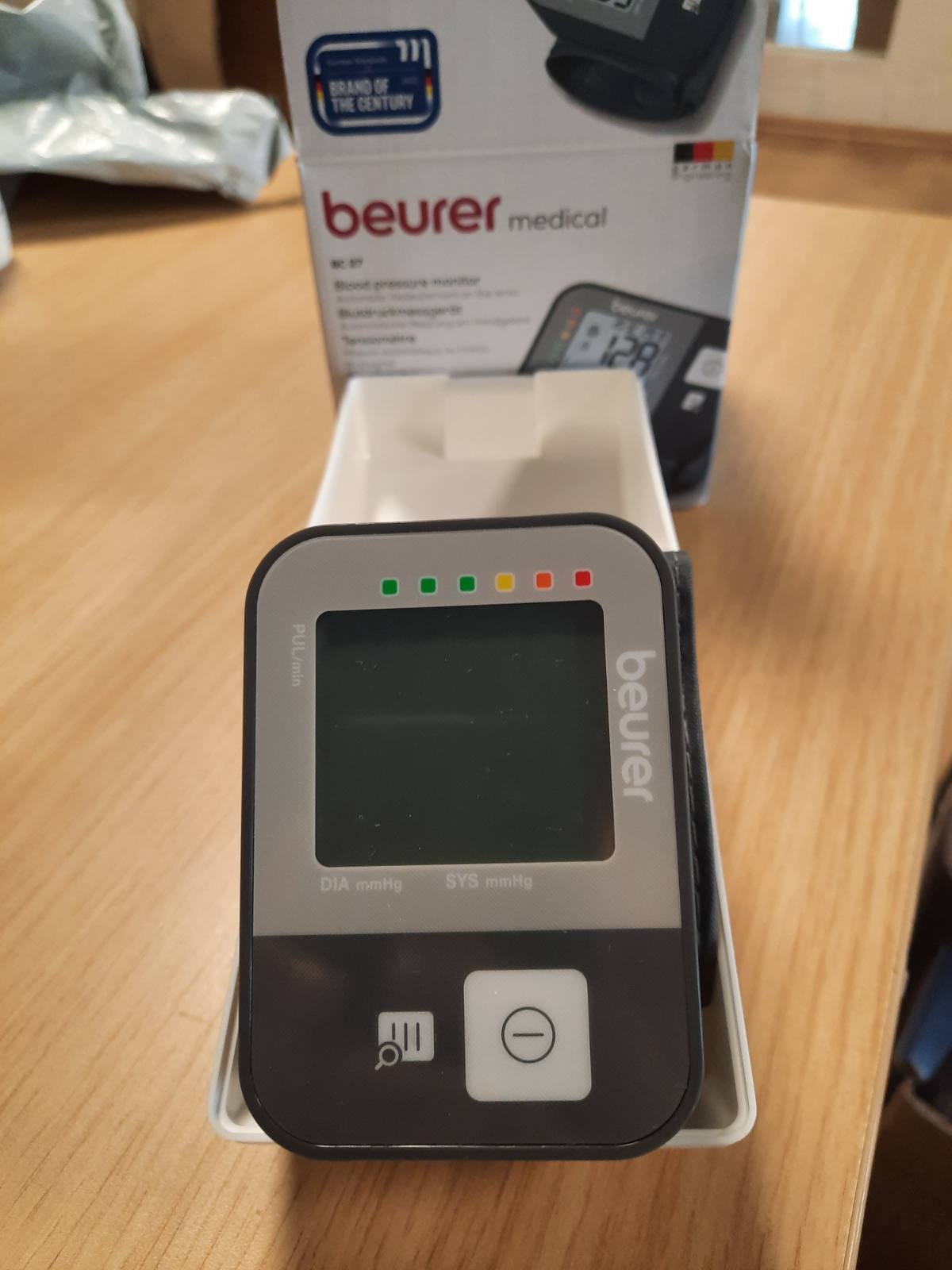 317177 - BEURER Monitor tensioni i gjakut BC 27 për kyçin e dorës, zbulim të aritmisë, për perimetër kyçi 14-19.5 cm, pajisje mjekësore