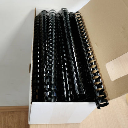 320297 - FELLOWES Spina lidhëse për lidhje plastike, diametër 22 mm, 21 unaza, për dokumente A4, të zeza, pako me 50 copë