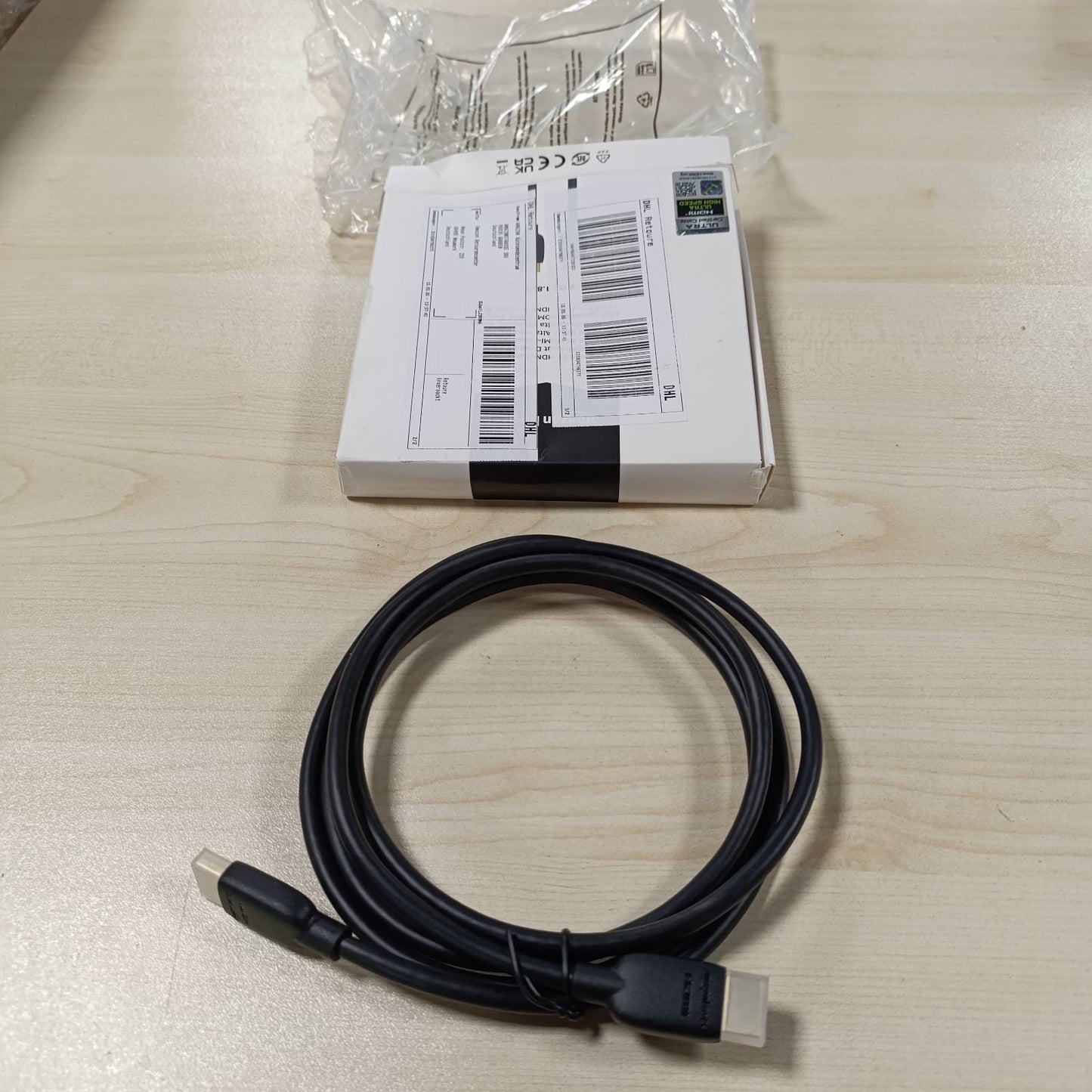 269483 - Amazon Basics Kabllo HDMI, 48 Gbps, i çertifikuar, 8K në 60 Hz, 4K në 120 Hz, lidhës të veshur me ar, 1.8 m, i zi
