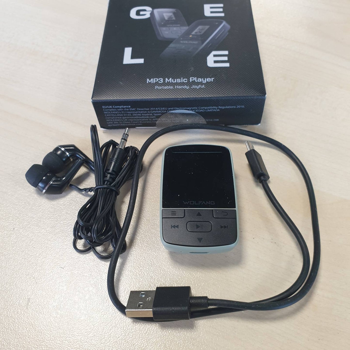 276646 - WOLFANG MP3 Player me Bluetooth 5.2, Sport Clip, Madhësi Mini, Pesha 28.3 g, Radio FM HiF, Regjistrues Zëri, Deri në 128 GB, Pa Kartë Memorie të Përfshirë, Kufje të Përfshira, Jeshile Kaki