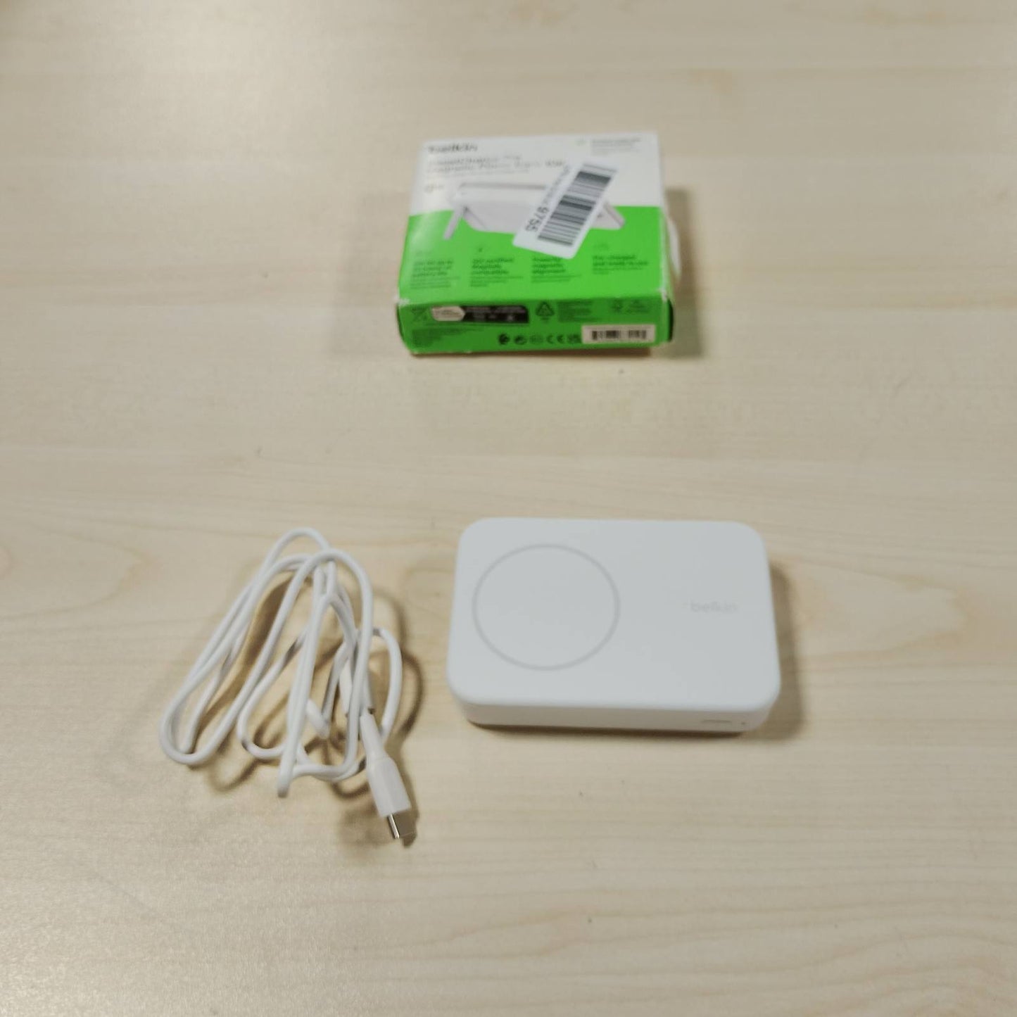 319418 - BELKIN KARIKUES PA TEL BOOSTCHARGE PRO 10000mAh ME QI2, KARIKUES PORTATIV I PAJTUESHËM ME MAGSAFE ME MBËSHTETËSE TË INTEGRUAR, PËR IPHONE 17, IPHONE AIR, IPHONE 16, 15, 14, PIXELSNAP, ETJ. – I BARDHË