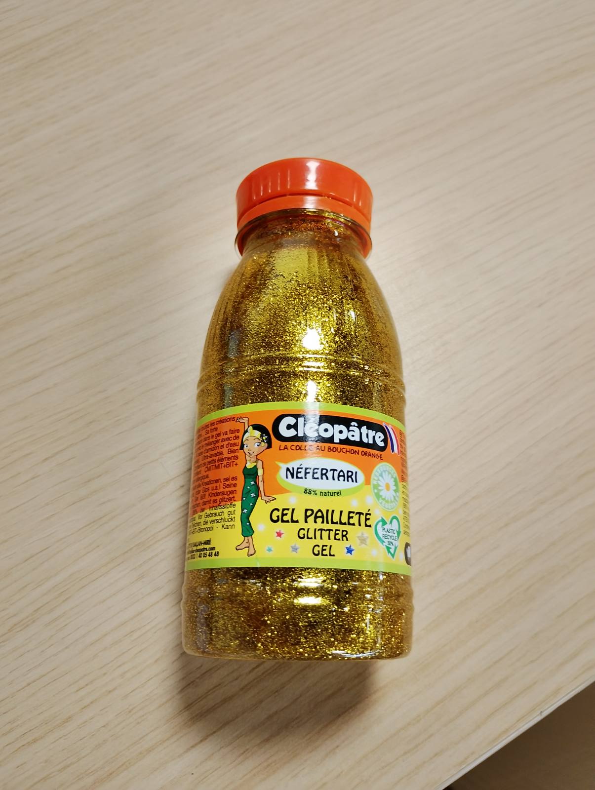 269518 - KLEOPATRA GP250-872 Xhel me shkëlqim të artë, shishe 250 ml, dimensionet 24 x 13 x 16 cm
