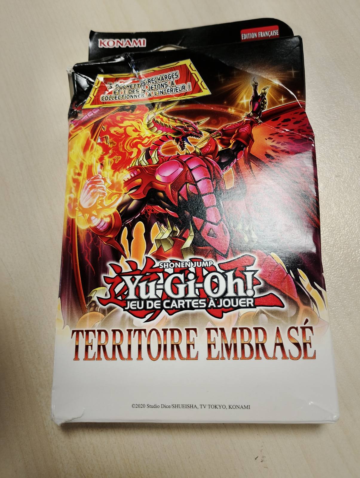 276957 - YU-GI-OH! Pako me 3 kuti përforcuese Burning Territory - 28 karta, 1 kartë token, Mosha 6+, Edicioni Francez