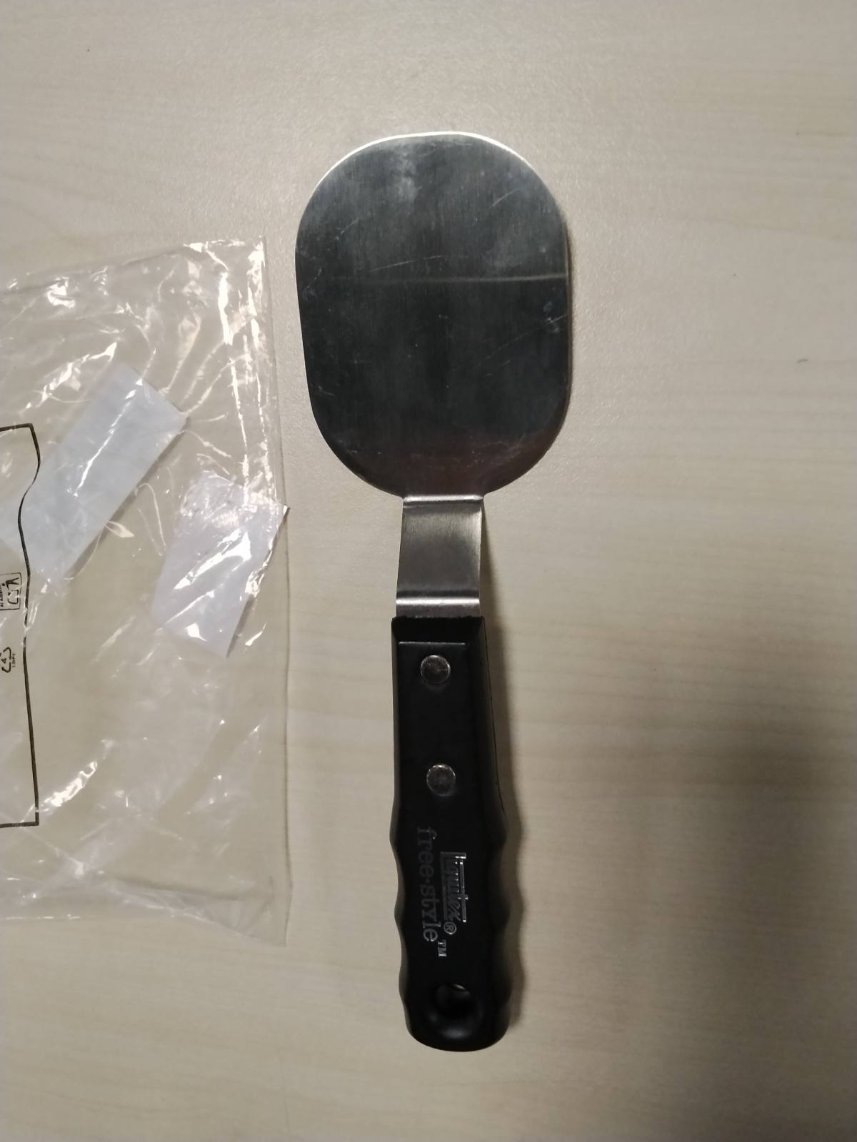 320442 - LIQUITEX - Spatula Grande N°2 - Gjatësia: 9 cm - Gjerësia: 7 cm